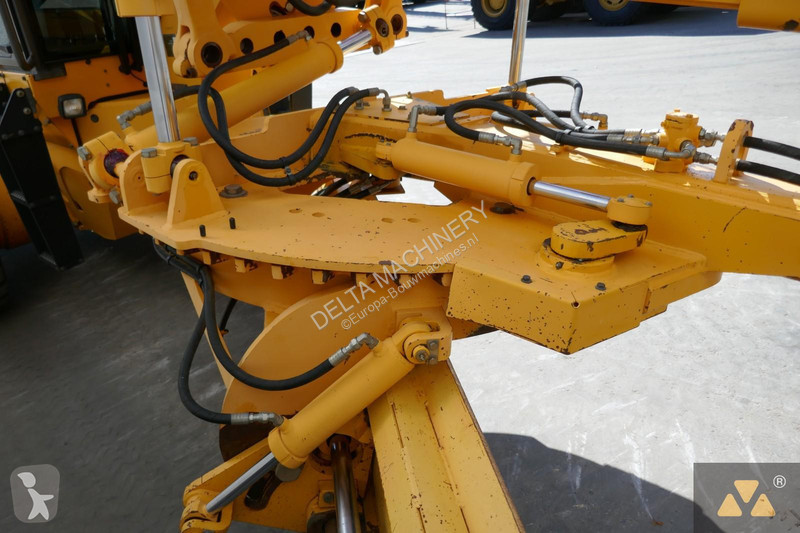 Grader Volvo AWD
