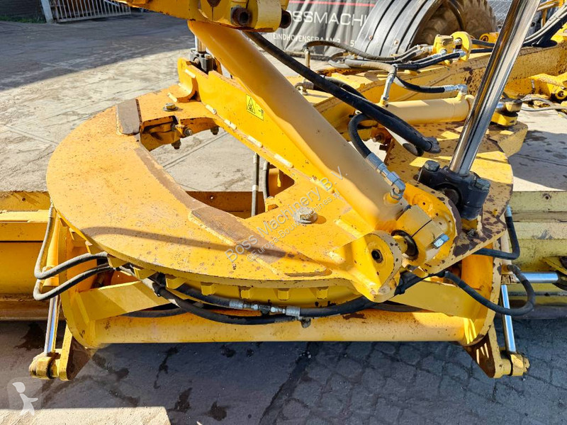 Grader Volvo B - 4.90 Meter Blade / Backup Camera