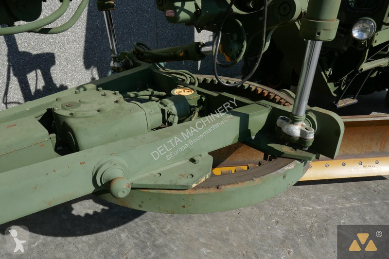 Grejder Caterpillar Ex-army