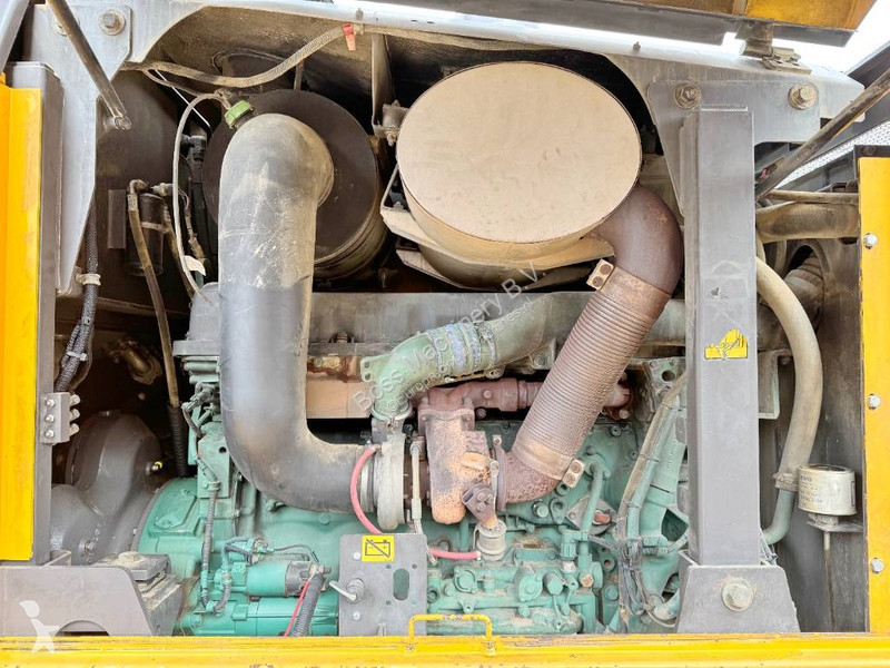 ممهدة طرق Volvo - 5.5 Meter Blade / EPA Certified