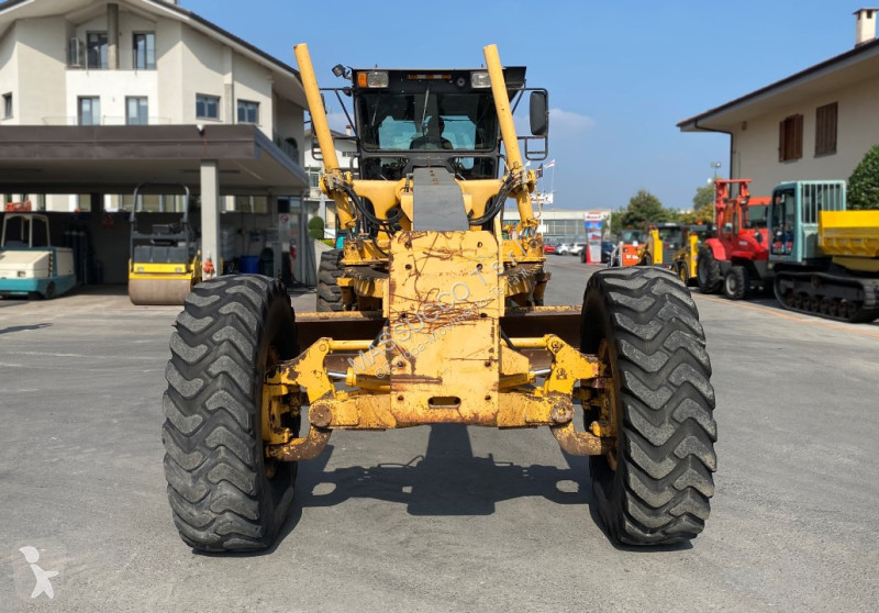 ممهدة طرق Volvo G740VHP