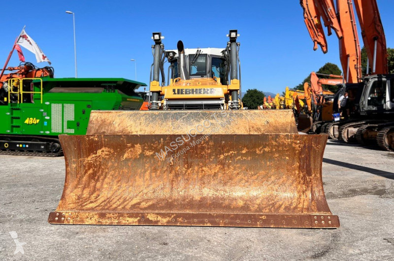 ممهدة طرق Liebherr 736