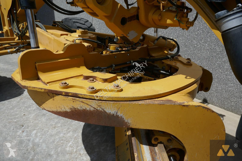 Grejder Caterpillar 14