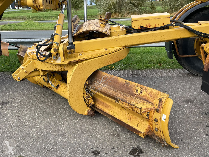ممهدة طرق Caterpillar 140M