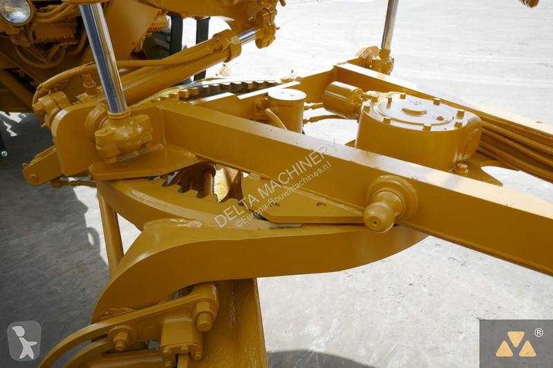 Grader Caterpillar Ex-army