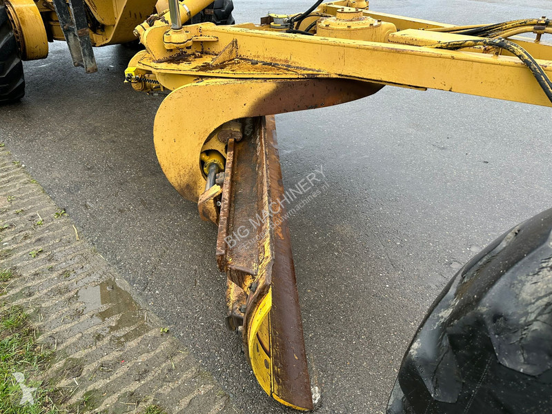 Grader Caterpillar