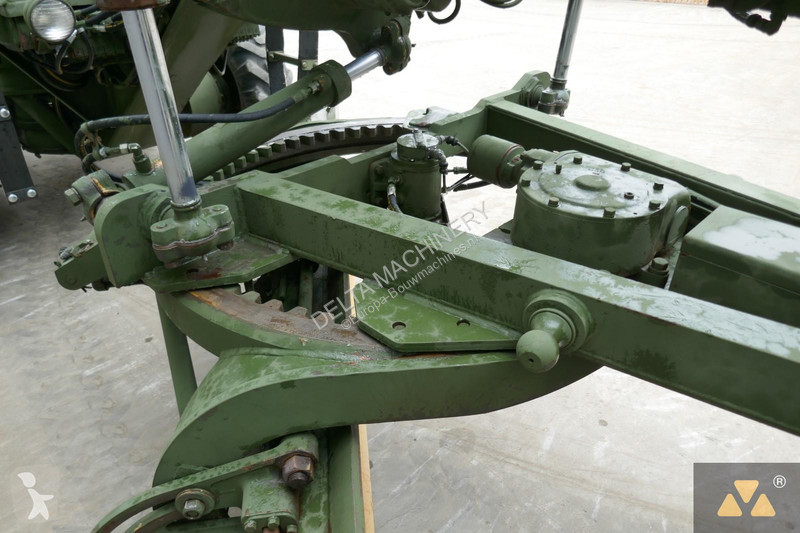 Grejdr Caterpillar Ex-army
