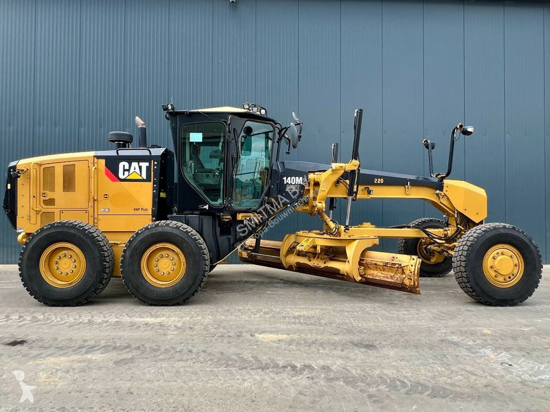 Grejder Caterpillar 140M2