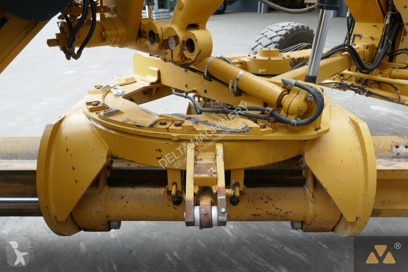 Niveladora Caterpillar 3