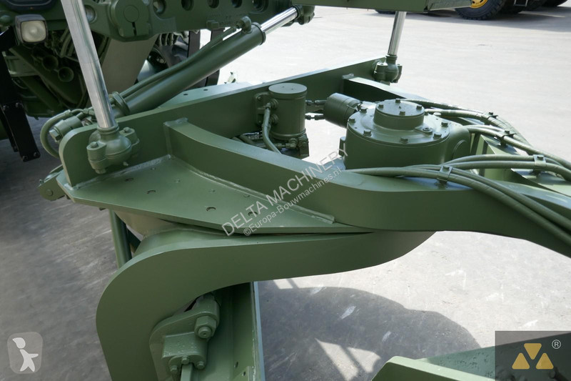 Niveladora Caterpillar Ex-military