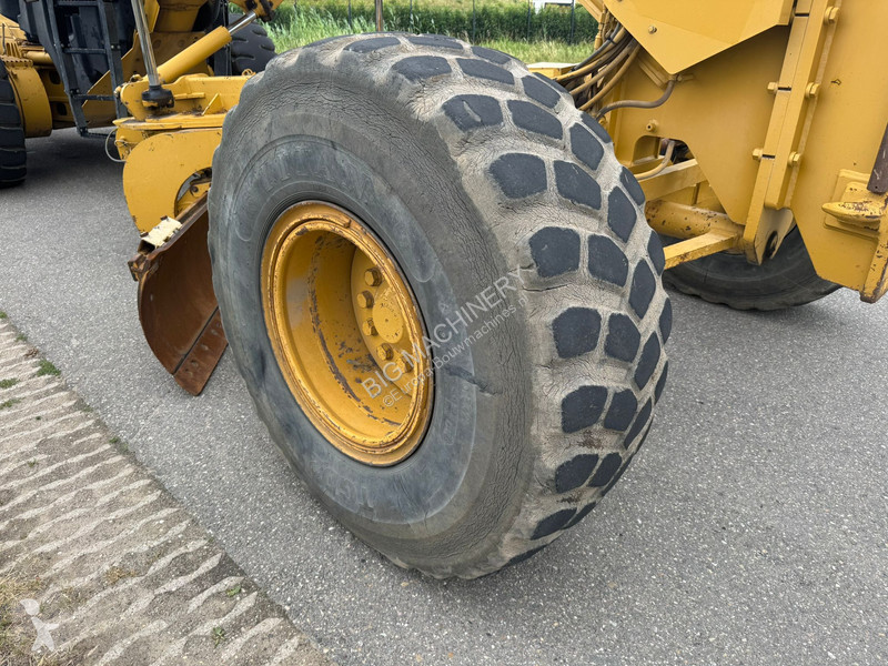 Niveladora Caterpillar