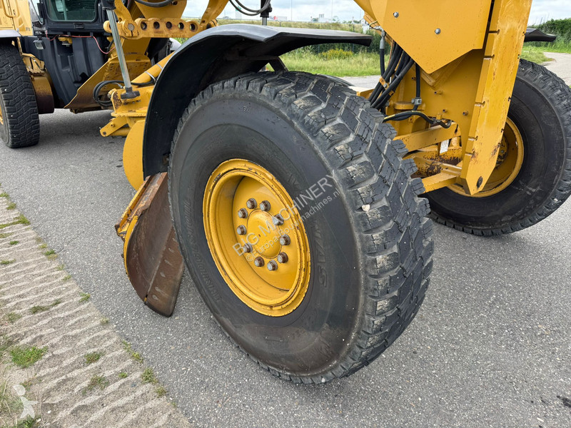 Grader Caterpillar