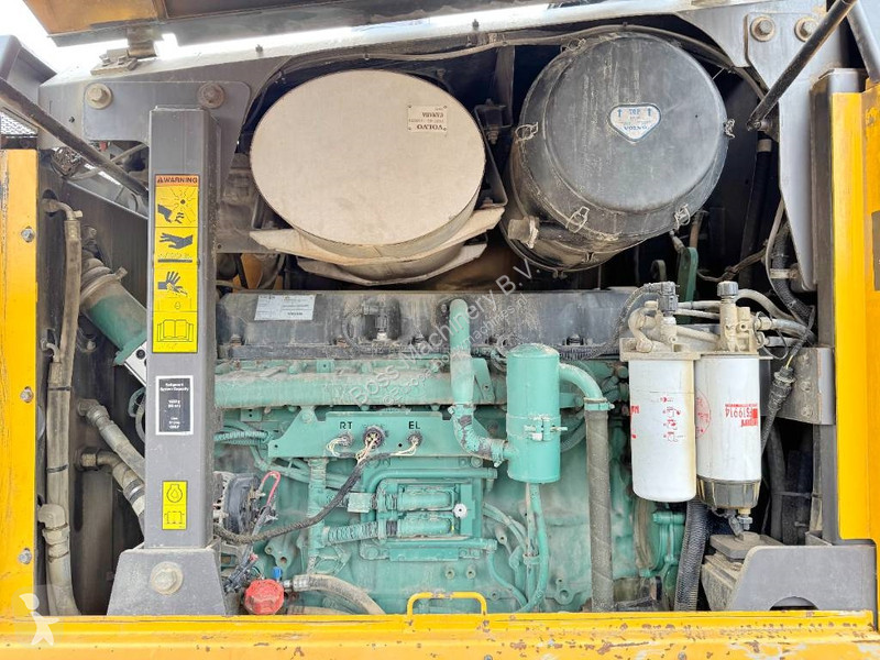 ممهدة طرق Volvo - 5.5 Meter Blade / EPA Certified