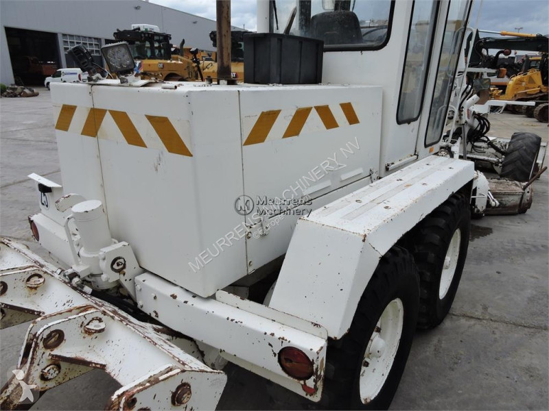 Grejder  F106A