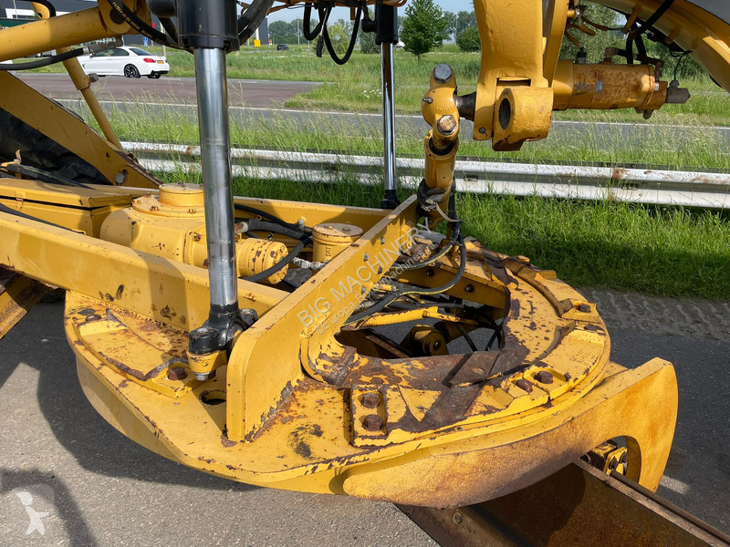 Niveladora Caterpillar