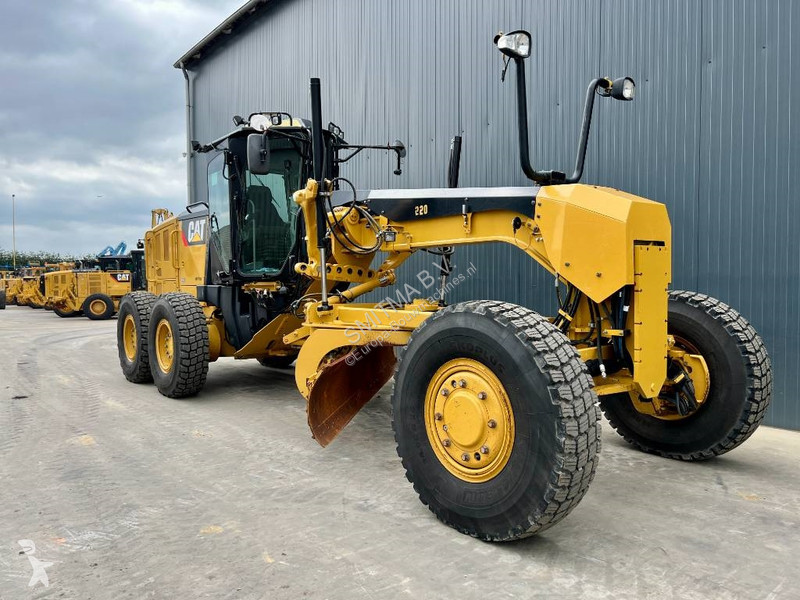 Grejder Caterpillar 140M2