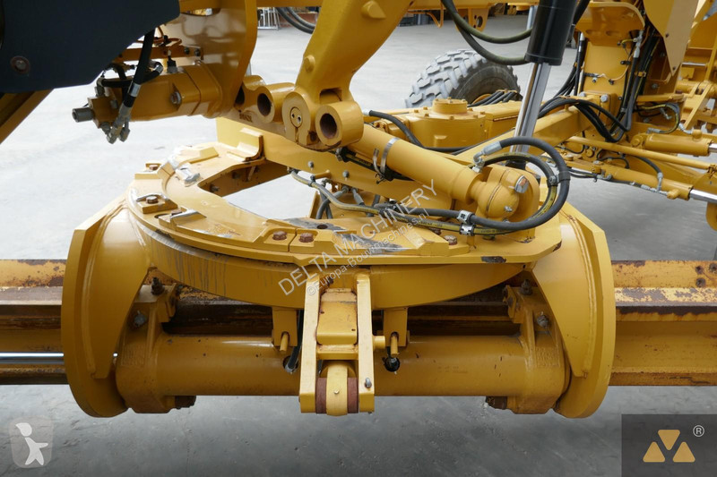 Niveladora Caterpillar 2