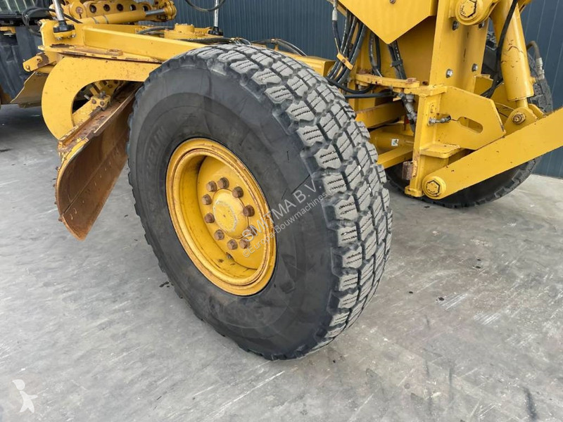 Grejder Caterpillar 140M