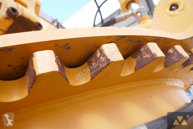 Grader Volvo AWD