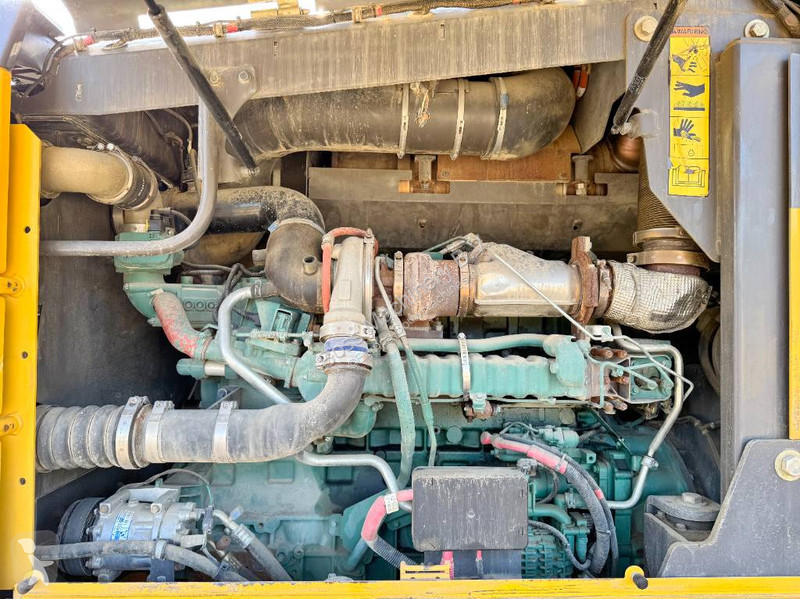 Grader Volvo B - 4.90 Meter Blade / Backup Camera