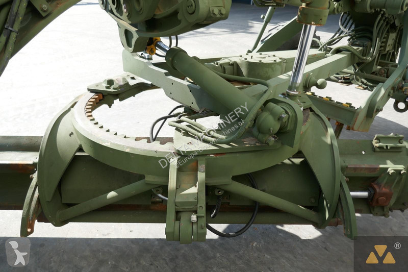Grejder Caterpillar Ex-army