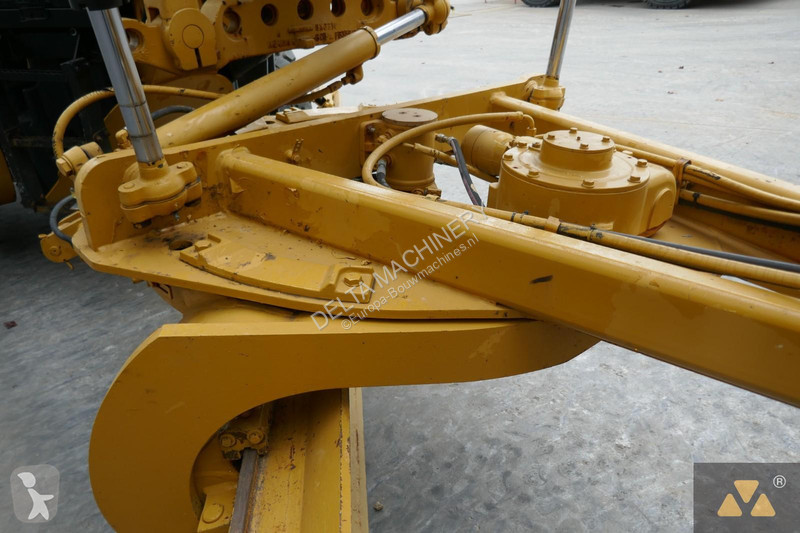 Grejder Caterpillar 140M