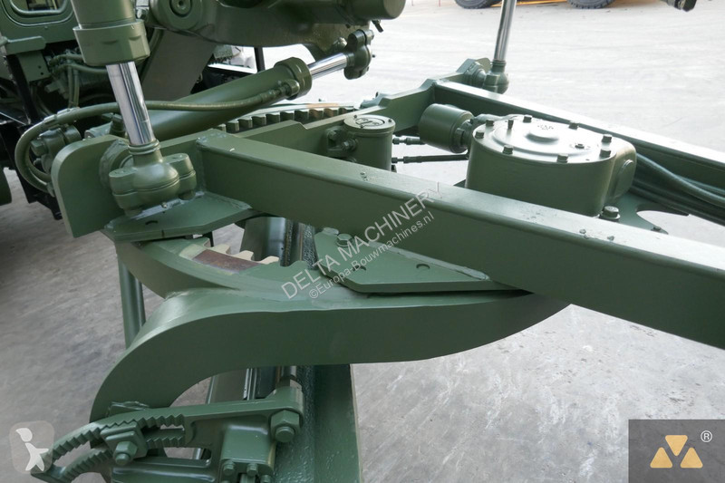 Grejder Caterpillar Ex-army