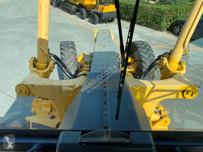 ممهدة طرق Volvo G740VHP
