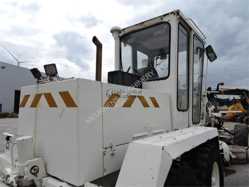 Grejder  F106A
