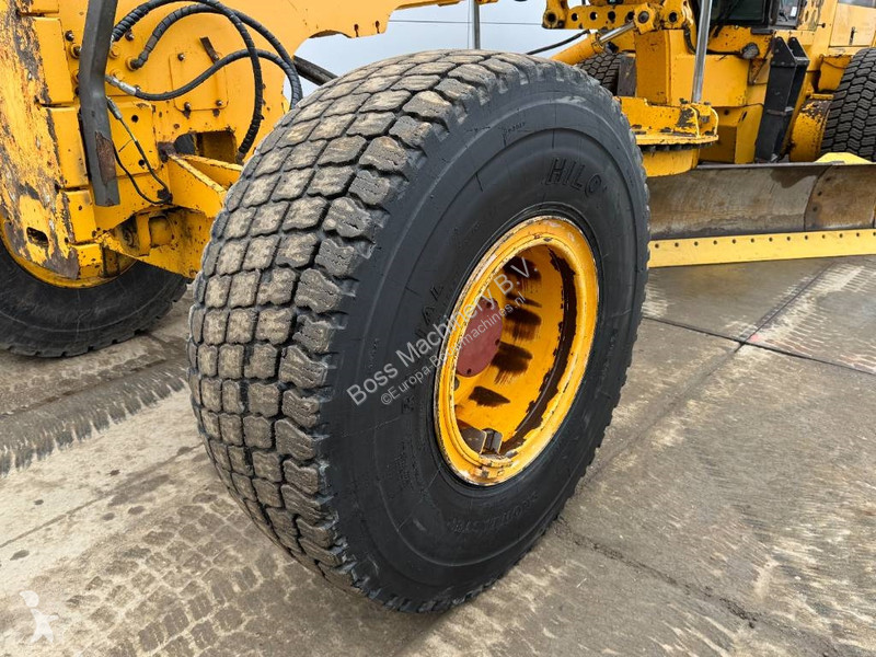 Niveladora Volvo - 4.88m Blade / 3 Tine Ripper...
