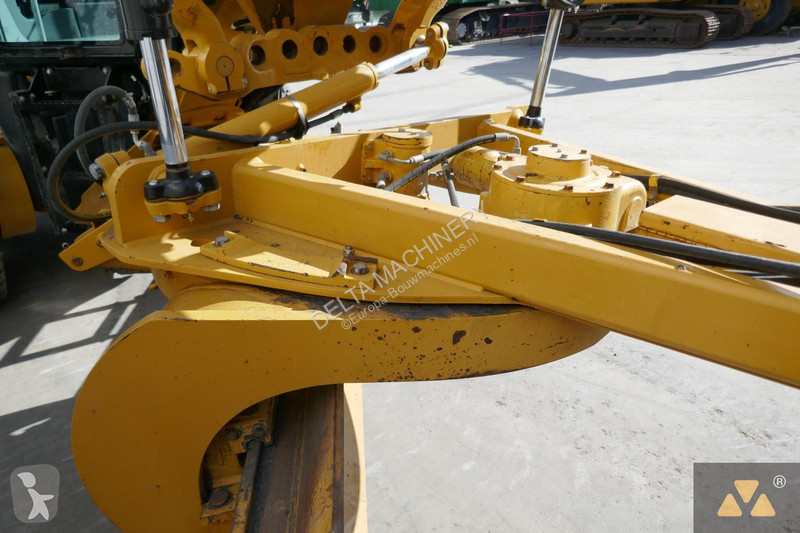 Grejder Caterpillar 160M