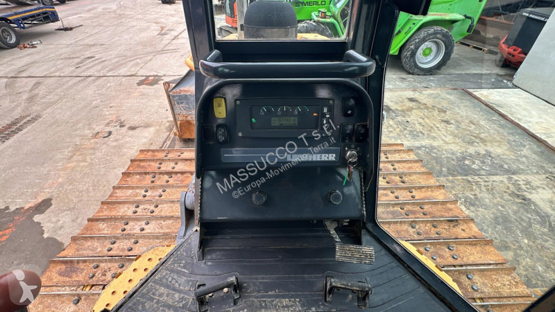ممهدة طرق Liebherr PR 714
