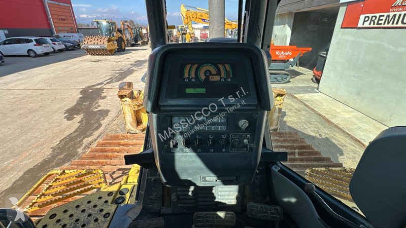 ممهدة طرق Komatsu D61PX