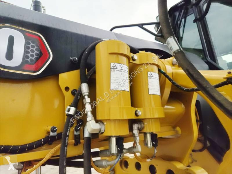 Grejder Caterpillar 140 AWD
