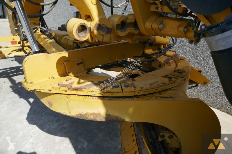 Грейдер Caterpillar 160M