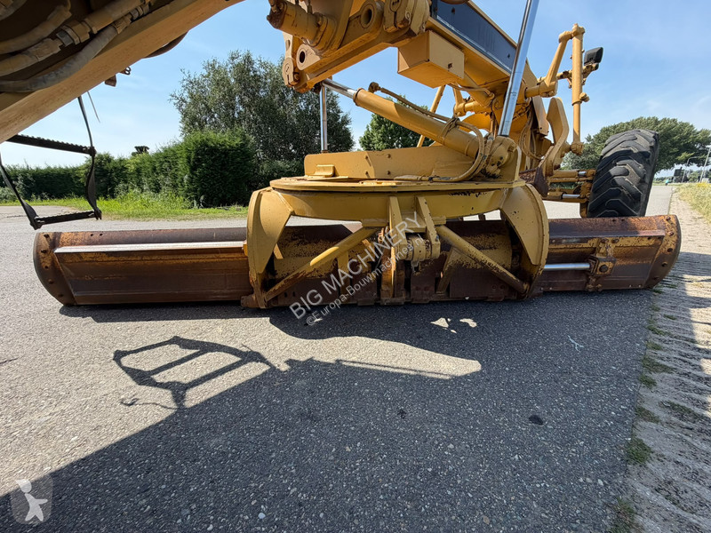 Grejder Caterpillar