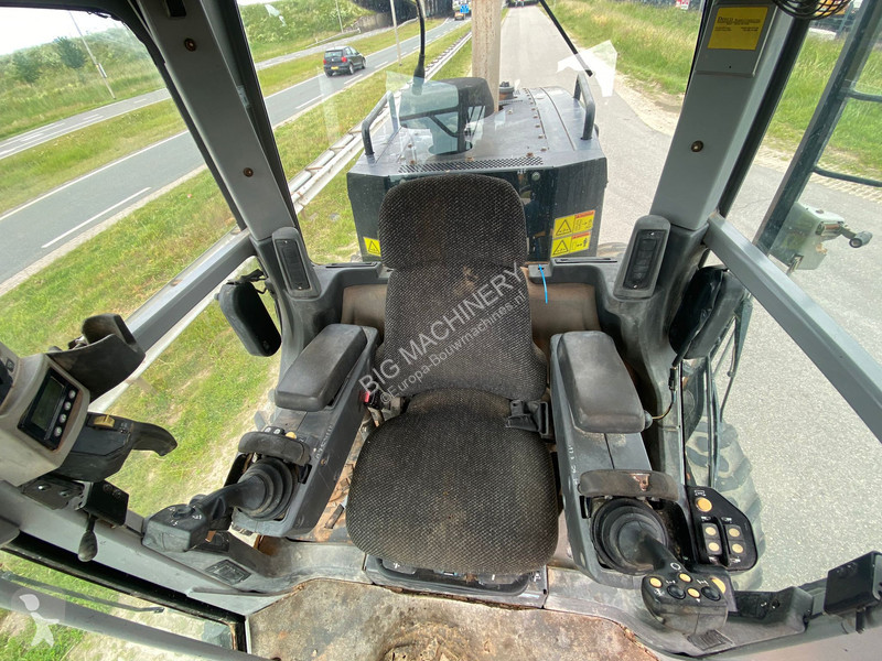 Grejder Caterpillar 140M