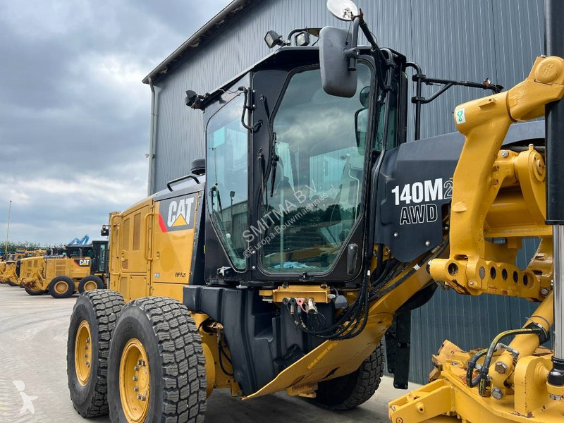 Grejder Caterpillar 140M2