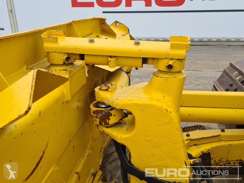 Grejdr Komatsu -24
