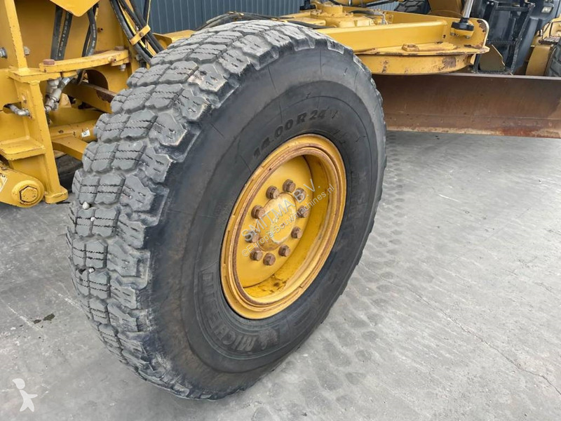 Grejder Caterpillar 140M