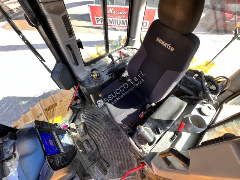 Grejdr Komatsu D65