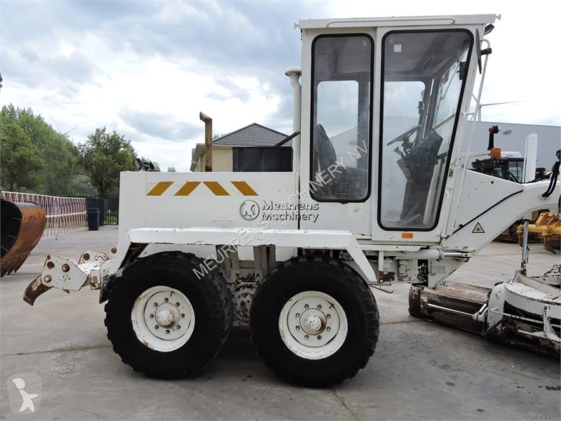 Grejder  F106A