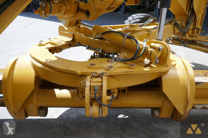 Grejder Caterpillar 14
