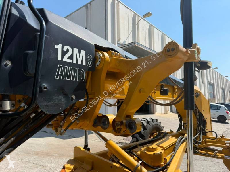 ممهدة طرق Caterpillar 12M3 AWD