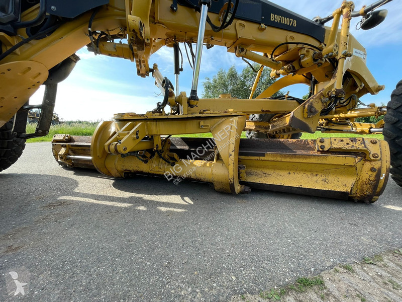 Niveladora Caterpillar