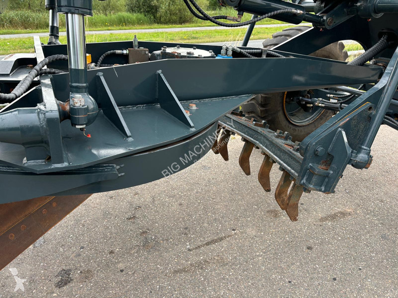 Vägskrapa Hyundai HG130