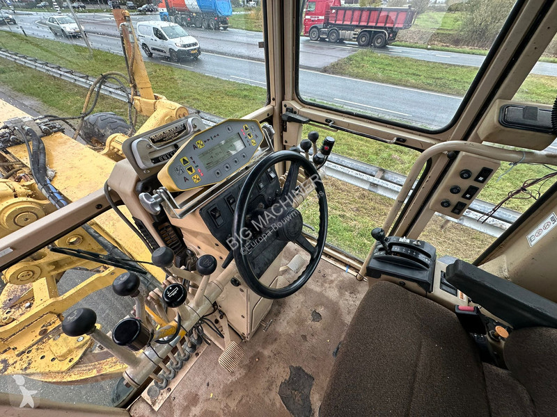 Grader Caterpillar