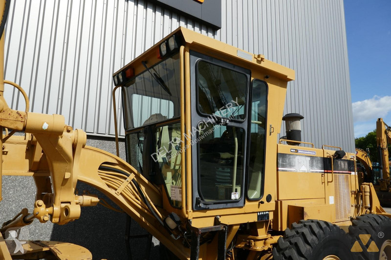 Grader Caterpillar