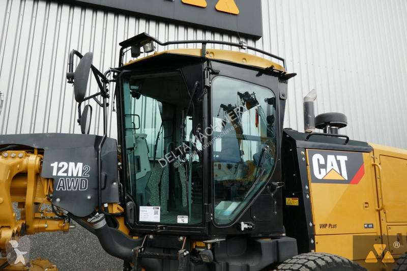 ممهدة طرق Caterpillar 2 AWD