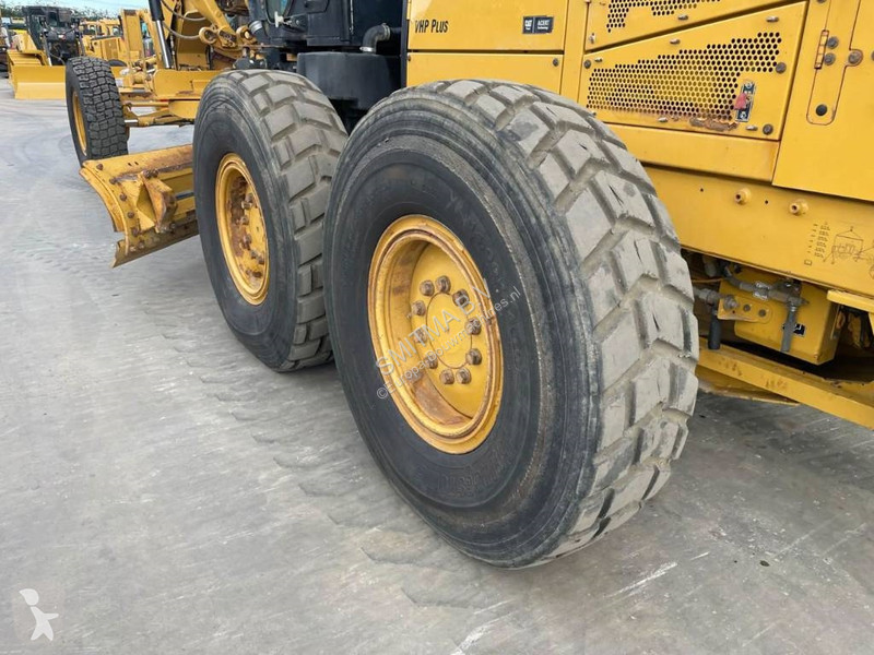 Grejder Caterpillar 140M